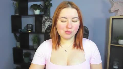 Snapshot of desirelayla chatting on 02/09/25, 11:04 LAYLA online show from 02/09/25, 11:04