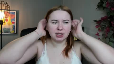 Snapshot of desirelayla chatting on 04/01/26, 06:25 LAYLA online show from 04/01/26, 06:25