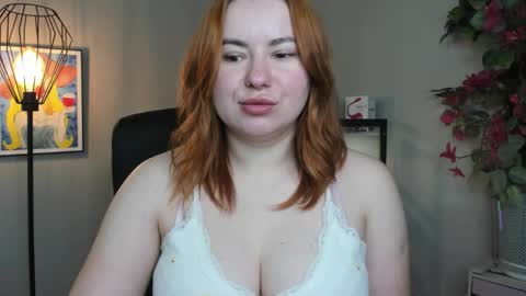 Snapshot of desirelayla chatting on 04/08/26, 06:24 LAYLA online show from 04/08/26, 06:24