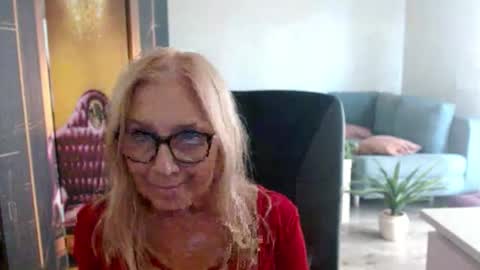 S O F I A online show from 10/02/25, 01:51