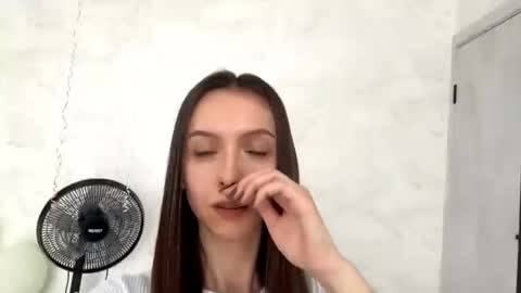 Snapshot of desirewingard chatting on 04/01/26, 07:31 Ksenia online show from 04/01/26, 07:31