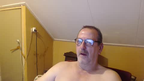 destelp online show from 10/03/25, 05:54