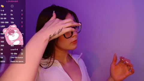 Snapshot of destinya_ chatting on 06/21/26, 02:08 destinya_ online show from 06/21/26, 02:08