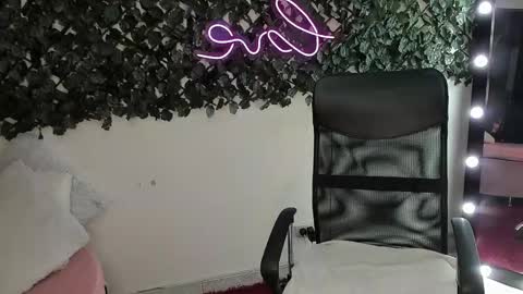 Destiny online show from 11/06/25, 12:06