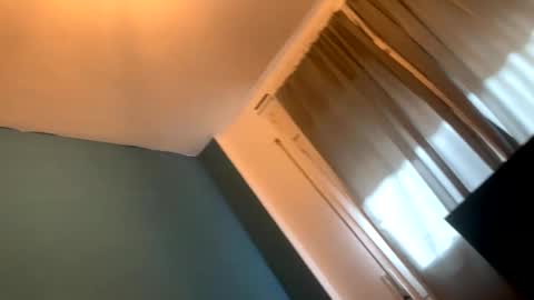 Snapshot of destrosandotelculo chatting on 09/21/25, 05:03 destrosandotelculo online show from 09/21/25, 05:03