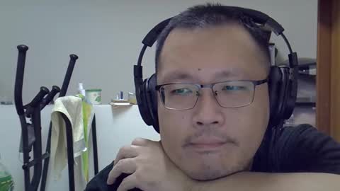 Snapshot of destroy1984 chatting on 11/24/25, 12:38 Destroy November 1984 online show from 11/24/25, 12:38