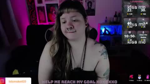 Snapshot of destroyall420 chatting on 06/23/26, 09:51 Lola Bdsm and fries online show from 06/23/26, 09:51