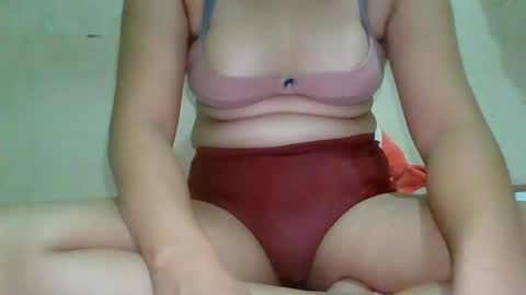 Snapshot of desurvv0999 chatting on 01/03/25, 01:03 desurvv0999 online show from 01/03/25, 01:03