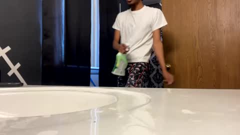 Snapshot of detroitbiguy chatting on 12/02/24, 02:19 Nastytae313 online show from 12/02/24, 02:19