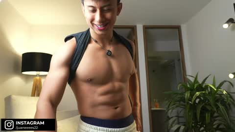 Snapshot of deus_belli chatting on 04/17/26, 12:46 Deus Belli online show from 04/17/26, 12:46