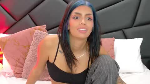 Snapshot of deuxgold chatting on 03/12/26, 09:48 DEUX online show from 03/12/26, 09:48