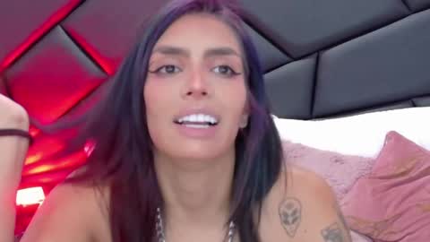 Snapshot of deuxgold chatting on 04/12/26, 04:28 DEUX online show from 04/12/26, 04:28