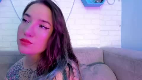 Snapshot of deva_blue chatting on 03/06/25, 03:35 Deva Blue online show from 03/06/25, 03:35