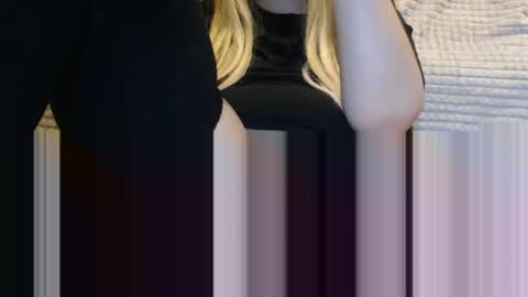 Snapshot of devil_doesnt_wear_panties chatting on 02/21/26, 06:09 Lynn online show from 02/21/26, 06:09