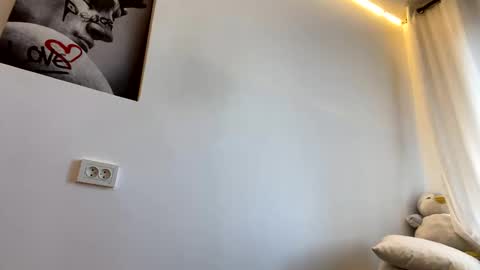 Emily online show from 11/25/25, 07:52