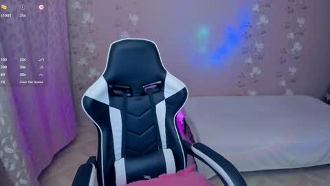 Snapshot of devil_mixie chatting on 03/25/26, 10:21 devil_mixie online show from 03/25/26, 10:21