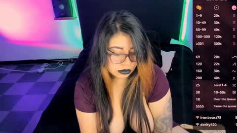 Snapshot of devilfox29 chatting on 12/18/24, 07:58  L I NA  online show from 12/18/24, 07:58