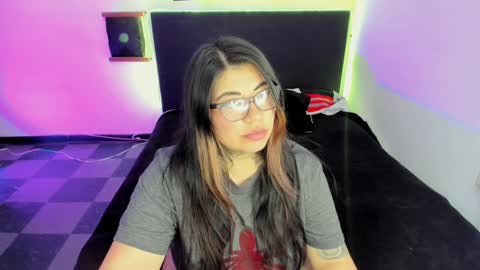 Snapshot of devilfox29 chatting on 01/12/25, 06:59  L I NA  online show from 01/12/25, 06:59