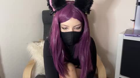 Snapshot of deviliaaa chatting on 11/13/25, 01:21 Devil online show from 11/13/25, 01:21