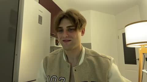 devilnut1 online show from 12/20/24, 06:50