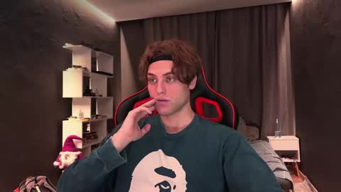 Snapshot of devilnut1 chatting on 11/12/25, 06:36 devilnut1 online show from 11/12/25, 06:36