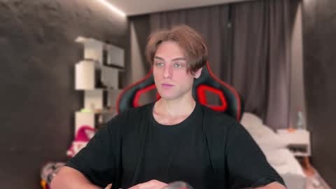 Snapshot of devilnut1 chatting on 11/15/25, 06:33 devilnut1 online show from 11/15/25, 06:33