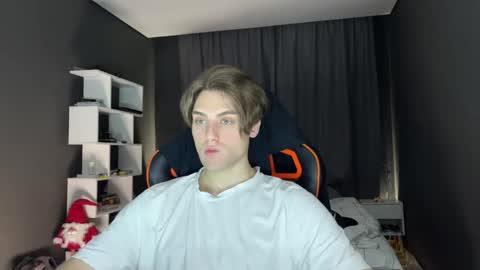 Snapshot of devilnut1 chatting on 11/15/25, 06:37 devilnut1 online show from 11/15/25, 06:37