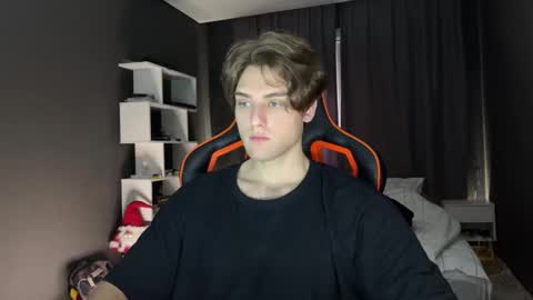 Snapshot of devilnut1 chatting on 11/16/25, 06:41 devilnut1 online show from 11/16/25, 06:41