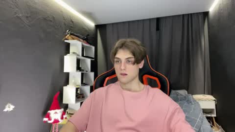 Snapshot of devilnut1 chatting on 11/26/25, 06:53 devilnut1 online show from 11/26/25, 06:53