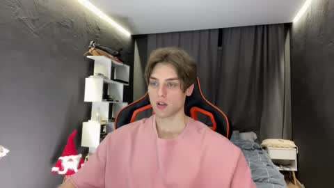 Snapshot of devilnut1 chatting on 11/27/25, 06:59 devilnut1 online show from 11/27/25, 06:59