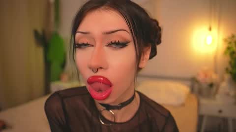 Snapshot of devilss_toy chatting on 10/09/25, 04:05  CIBELLE  online show from 10/09/25, 04:05