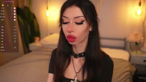 Snapshot of devilss_toy chatting on 11/09/25, 03:32 CIBELLE online show from 11/09/25, 03:32