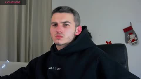 devin_ho online show from 12/30/24, 07:42