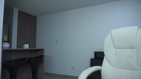 Snapshot of devin_hunter chatting on 12/02/24, 02:41 Devin Hunter online show from 12/02/24, 02:41