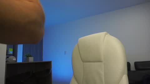 Snapshot of devin_hunter chatting on 12/06/24, 03:41 Devin Hunter online show from 12/06/24, 03:41