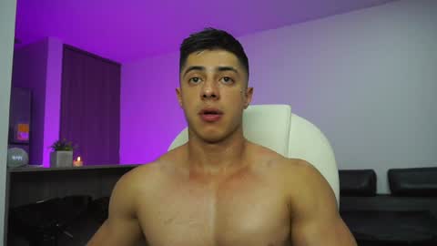 Snapshot of devin_hunter chatting on 12/18/24, 02:42 Devin Hunter online show from 12/18/24, 02:42