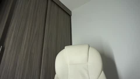 Snapshot of devin_hunter chatting on 12/23/24, 03:29 Devin Hunter online show from 12/23/24, 03:29