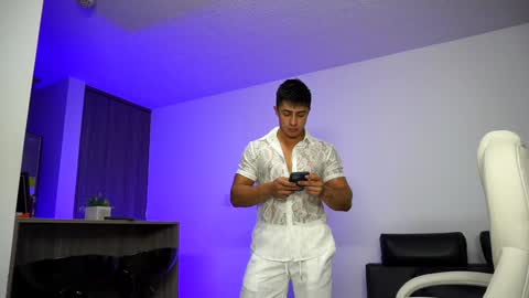 Snapshot of devin_hunter chatting on 12/28/24, 02:54 Devin Hunter online show from 12/28/24, 02:54