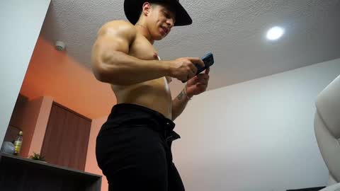 Snapshot of devin_hunter chatting on 01/10/25, 12:49 Devin Hunter online show from 01/10/25, 12:49