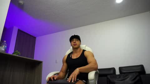 Snapshot of devin_hunter chatting on 01/12/25, 02:03 Devin Hunter online show from 01/12/25, 02:03