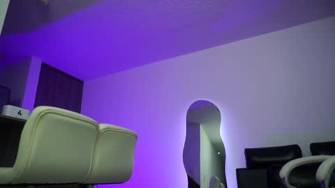 Snapshot of devin_hunter chatting on 01/24/25, 03:22 Devin Hunter online show from 01/24/25, 03:22