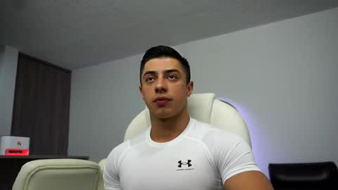 Snapshot of devin_hunter chatting on 01/25/25, 11:43 Devin Hunter online show from 01/25/25, 11:43