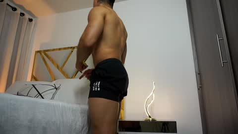 Snapshot of devin_hunter chatting on 02/06/25, 03:06 Devin Hunter online show from 02/06/25, 03:06