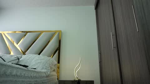 Snapshot of devin_hunter chatting on 02/19/25, 05:06 Devin Hunter online show from 02/19/25, 05:06