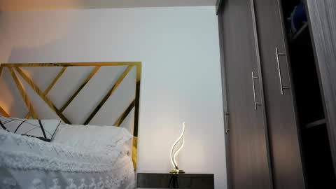 Snapshot of devin_hunter chatting on 02/22/25, 02:28 Devin Hunter online show from 02/22/25, 02:28