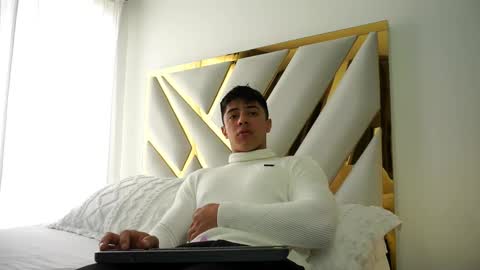 Snapshot of devin_hunter chatting on 02/24/25, 06:36 Devin Hunter online show from 02/24/25, 06:36