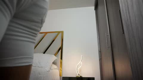 Snapshot of devin_hunter chatting on 03/04/25, 02:27 Devin Hunter online show from 03/04/25, 02:27