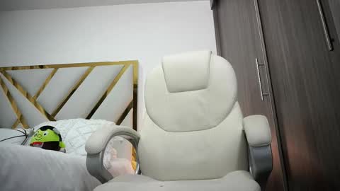 Snapshot of devin_hunter chatting on 09/17/25, 01:07 Devin Hunter online show from 09/17/25, 01:07