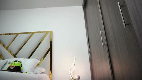 Snapshot of devin_hunter chatting on 09/19/25, 12:12 Devin Hunter online show from 09/19/25, 12:12