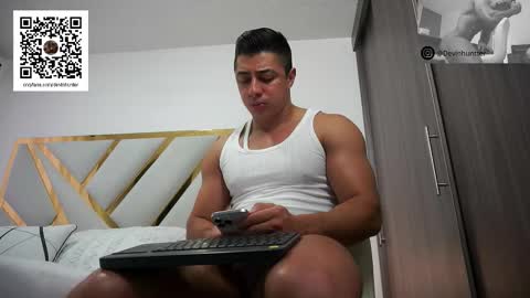 Snapshot of devin_hunter chatting on 10/21/25, 11:00 Devin Hunter online show from 10/21/25, 11:00